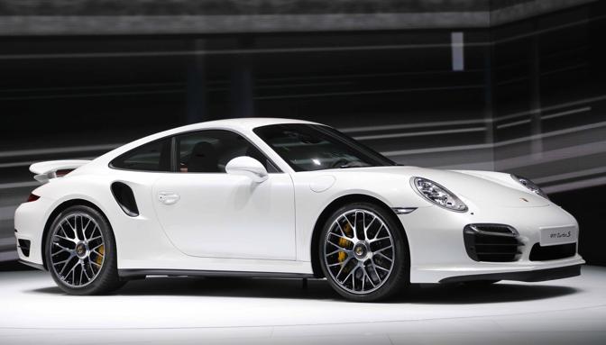 Porsche 911, un mito che si rinnova e non perde un briciolo di fascino